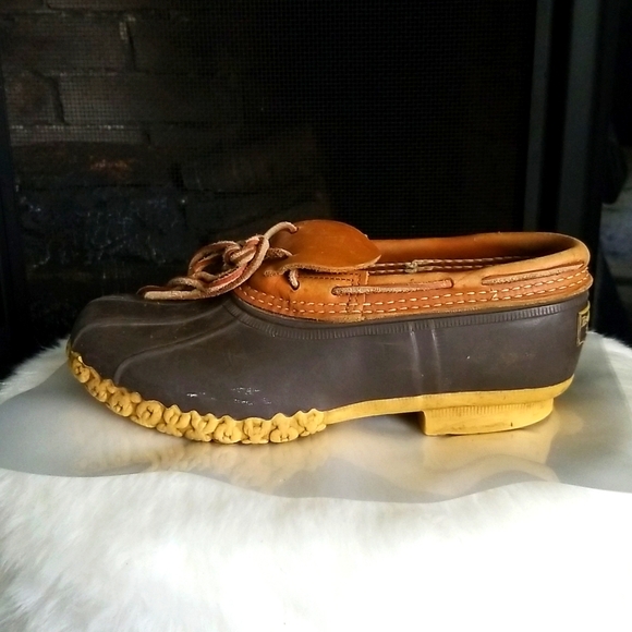 LL Bean Womens 7W fits 7.5 to 8 Waterproof Shoe, Outdoor Rain - Picture 2 of 9